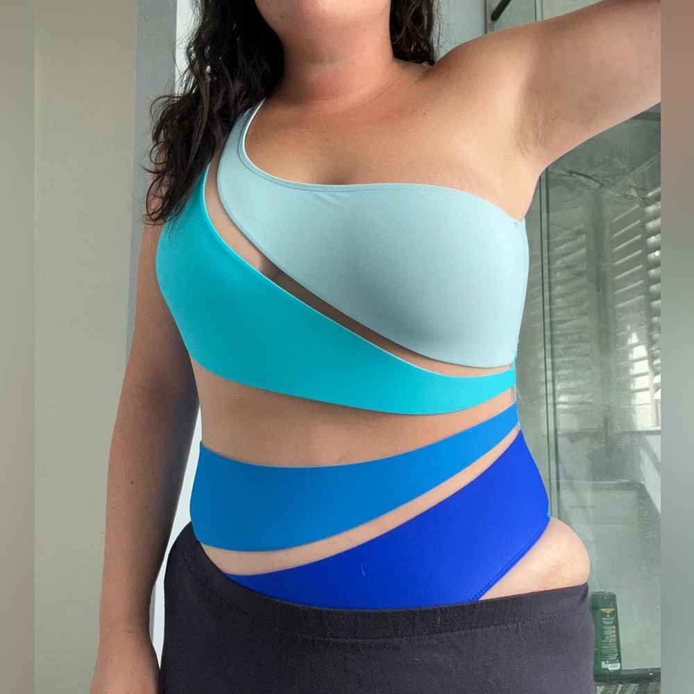 OYOANGLE Women's Colorblock Cut Out One Piece Swimsuit High Waist Bathing Suit